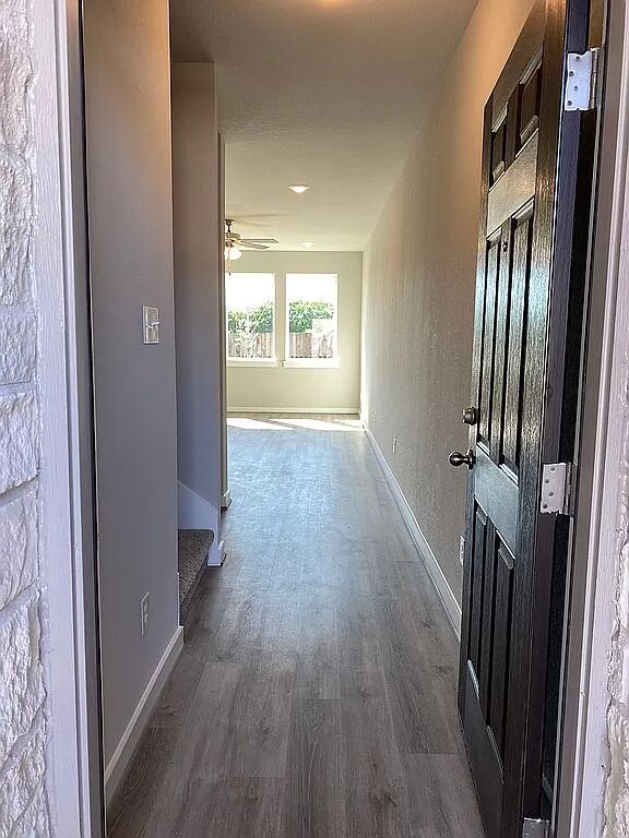 Entry way - 17402 Bay Skipper Dr