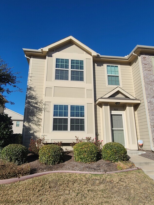 front - 3037 Peyton Brook Dr