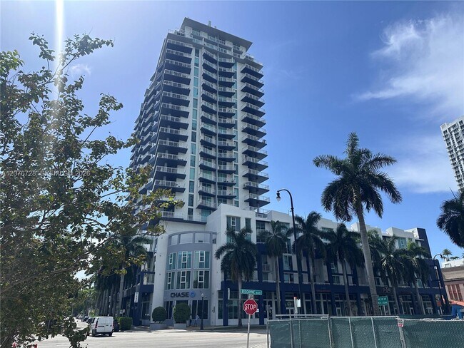 Foto del edificio - 275 NE 18th St