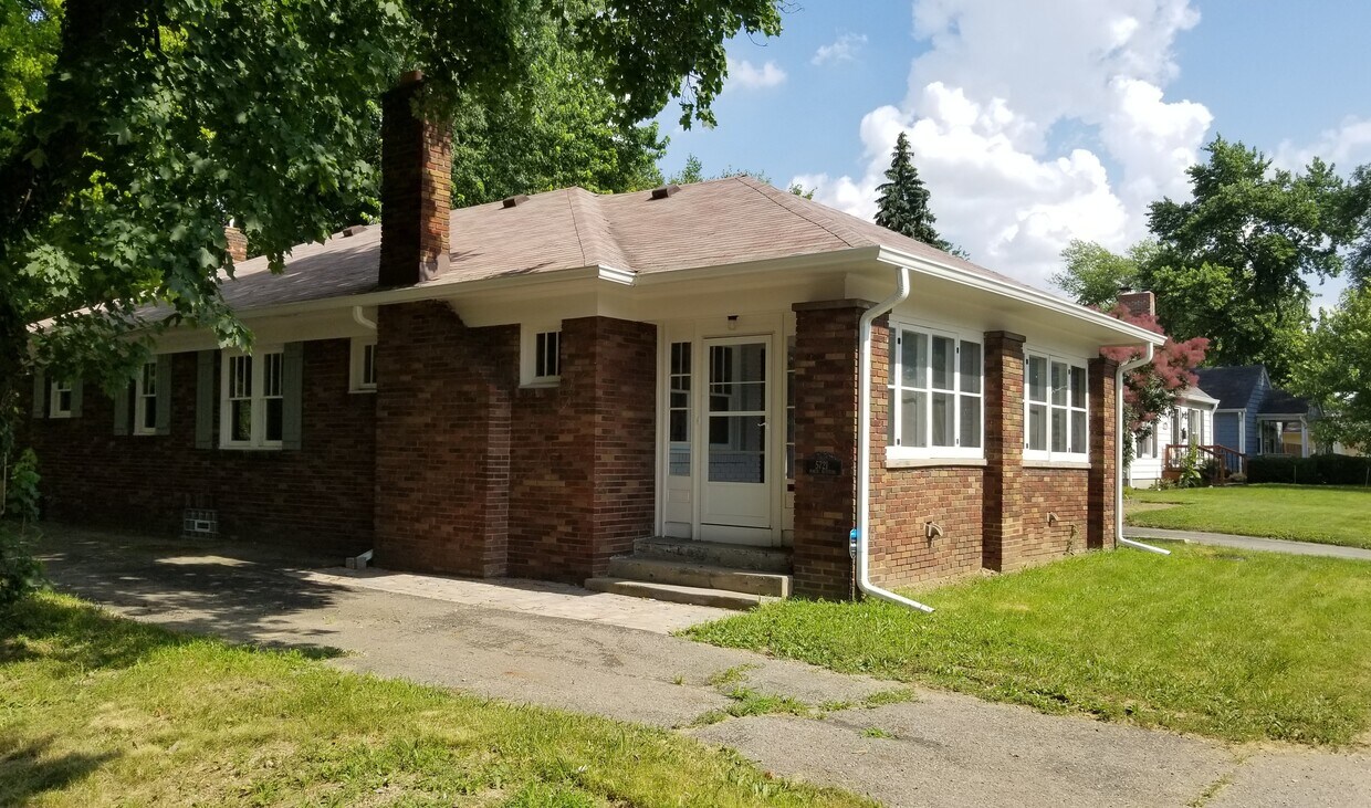 5721 N Keystone Ave Indianapolis In 46220 House For Rent In Indianapolis In Apartments Com