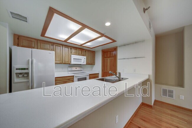 Foto del edificio - 23597 Genesee Village Rd