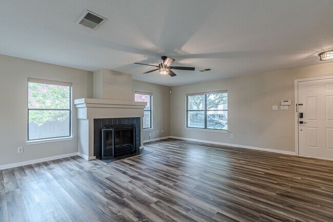 Building Photo - 11907 Altamonte Oaks