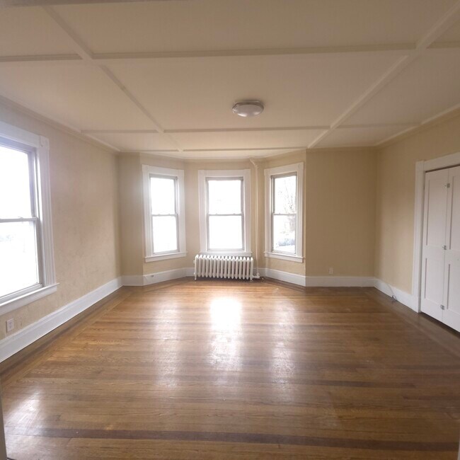 Building Photo - 121 Northampton Ave