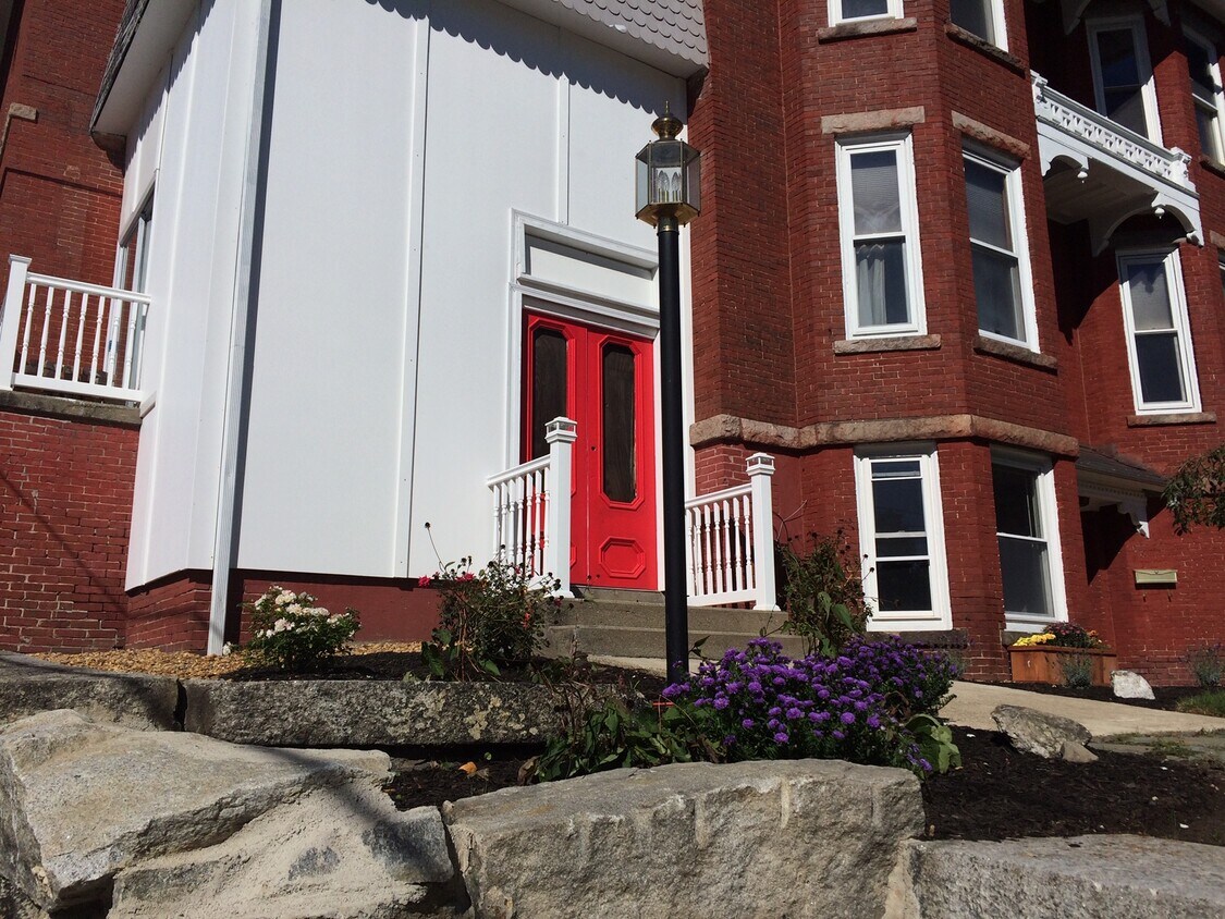 Primary Photo - 119 Walnut St
