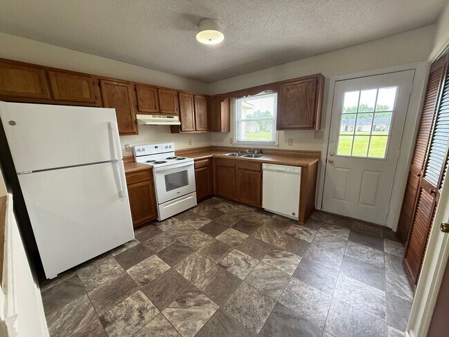 Foto del edificio - 2 Bedroom, 1 Bath Duplex