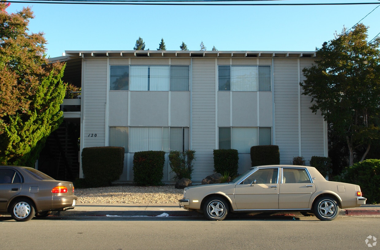 Foto del edificio - 120 Village Ct