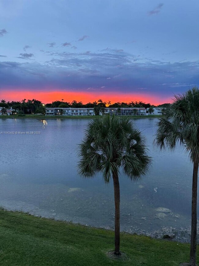Foto del edificio - 10730 NW 66th St
