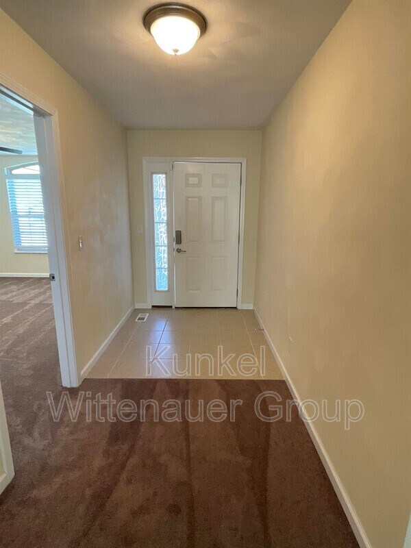 Building Photo - 40 Oak Pointe Cir