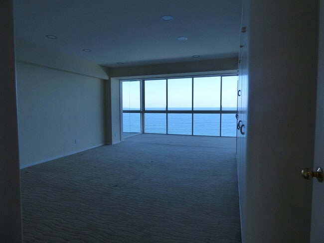 Building Photo - 939 Coast