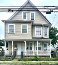 Building Photo - 137 Hollister Ave