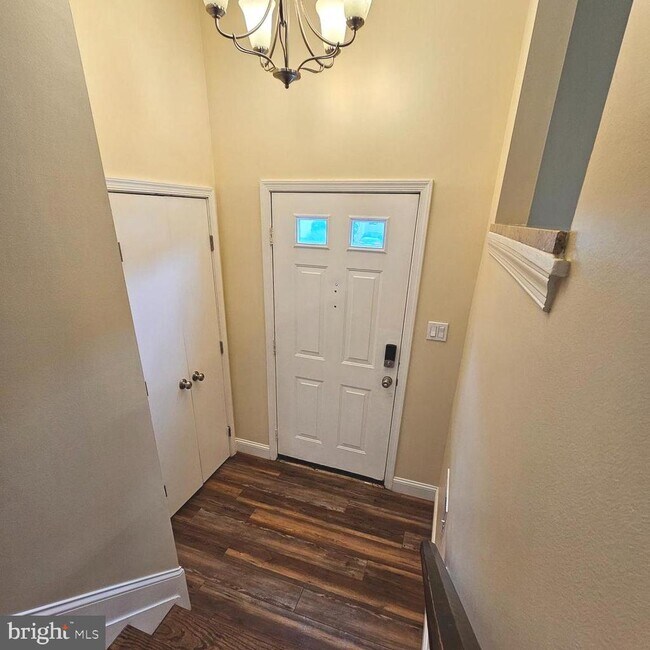 Foto del edificio - 7811 Wintercress Ln