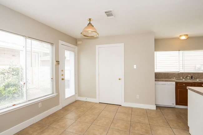 Building Photo - 15923 S Alley Ct