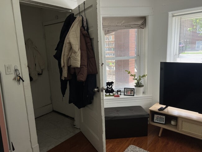 Foto del edificio - 3241 N Lawndale Ave