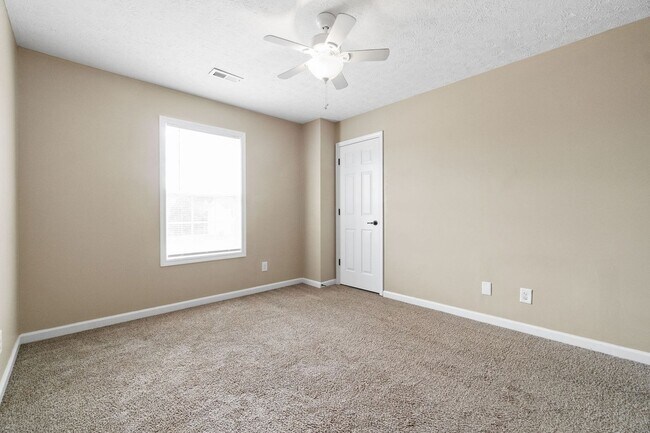 Foto del edificio - 2 Bedroom Apartments 1.5 Bathroom Townhome