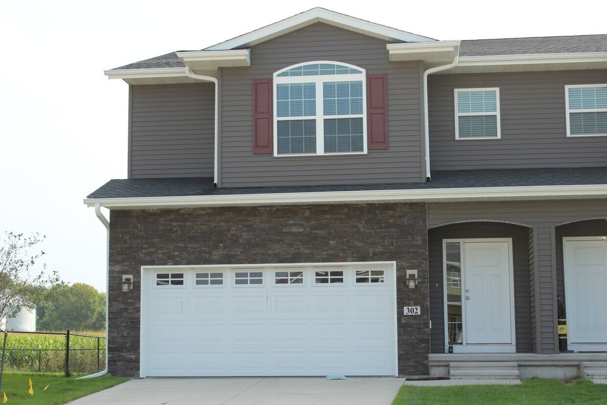 Primary Photo - 3 Bed/2.5 Bath in North Liberty