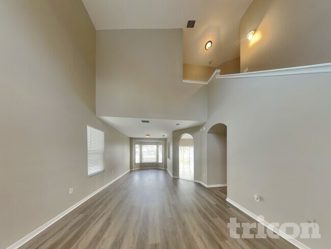 Foto del edificio - 435 Maple Pointe Dr