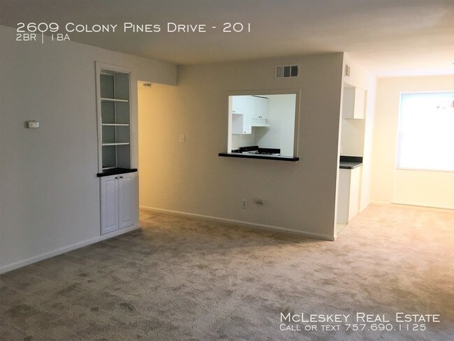 Foto del edificio - Colony Pines Apartments