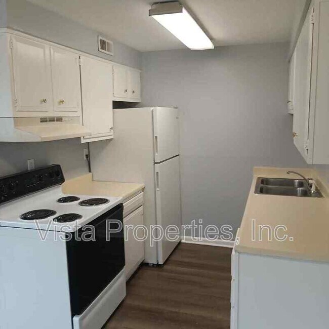Foto del edificio - 4903 Saddlebrook Ln