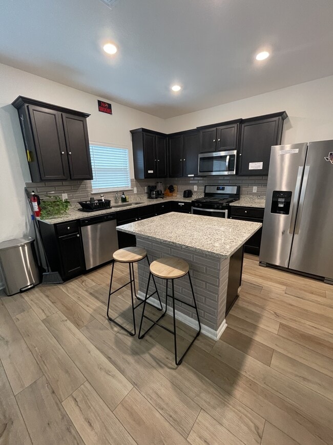 Foto del edificio - 10829 Emerick St