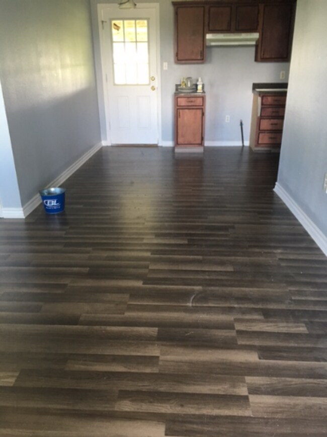 Foto del edificio - 9179 Farm Rd