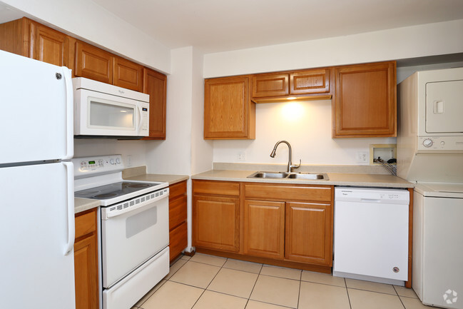 2BR, 1BA - Kitchen - Laramie Apartment Homes