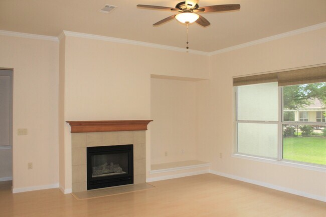 Foto del edificio - 103 Hill Country Dr