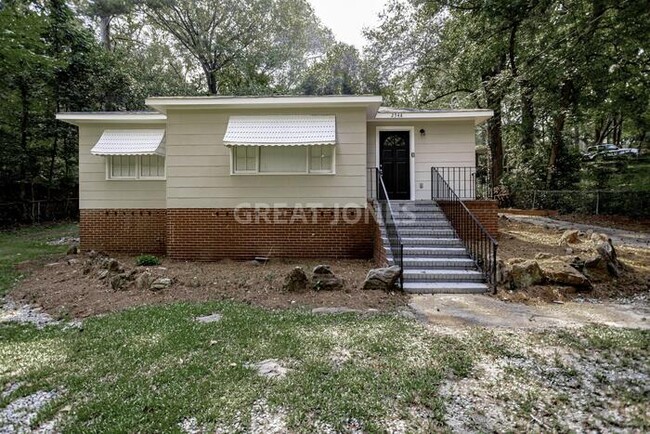 Foto del edificio - REDUCED! - NOW OFFERING HALF OFF FIRST FUL...