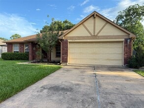 Building Photo - 9019 Autumnsong Dr