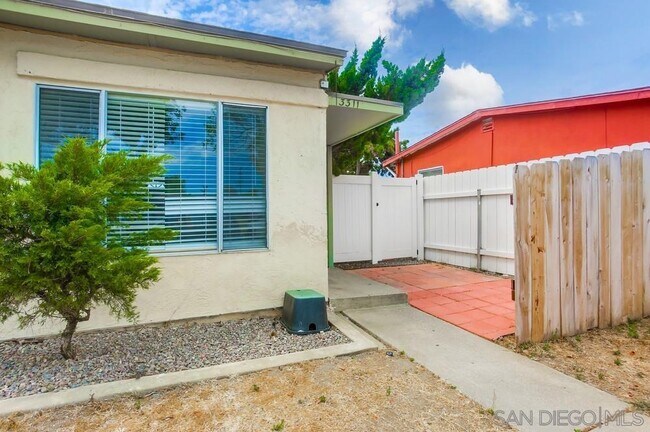 Foto del edificio - 3311 Clairemont Mesa Blvd