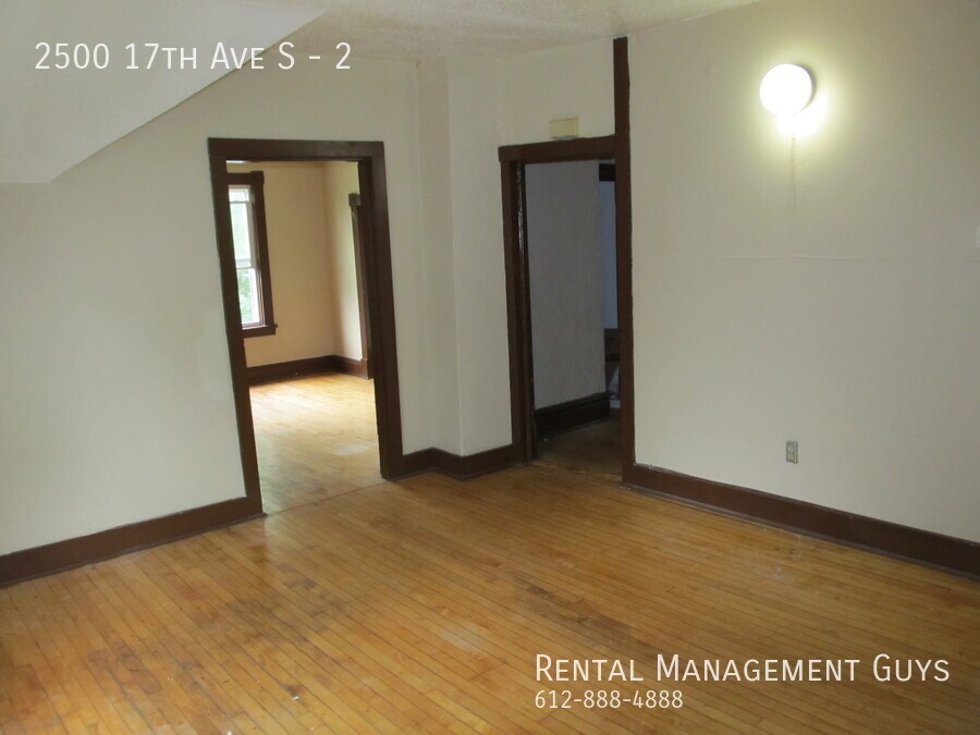 Primary Photo - 3 Bedroom Upper Level Duplex!