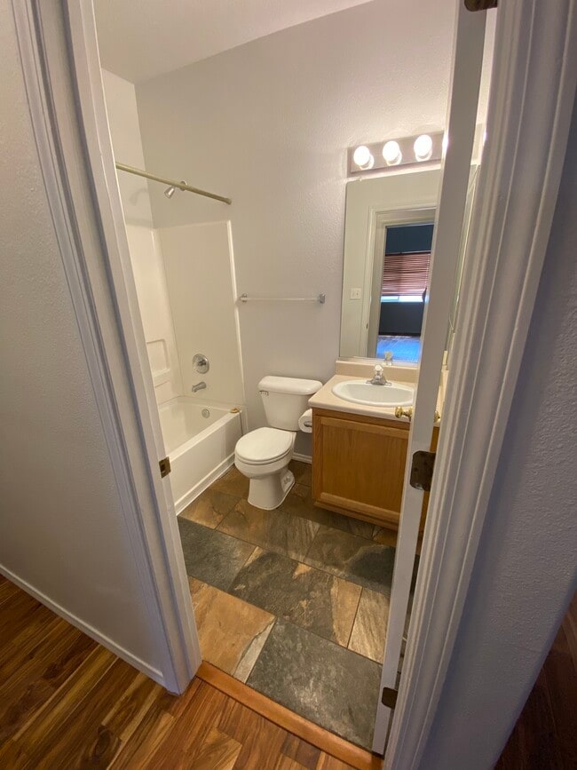 Foto del edificio - 1132 Casa Tomas Rd NE