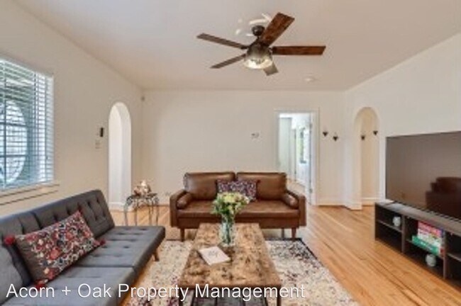 Building Photo - 4 br, 2.5 bath House - 1716 Chester Spring...