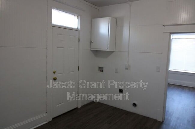 Building Photo - 307 H St