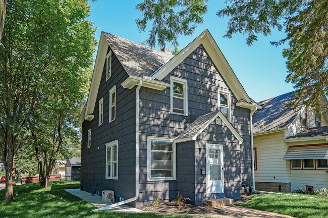 Building Photo - 1541 Carroll Ave