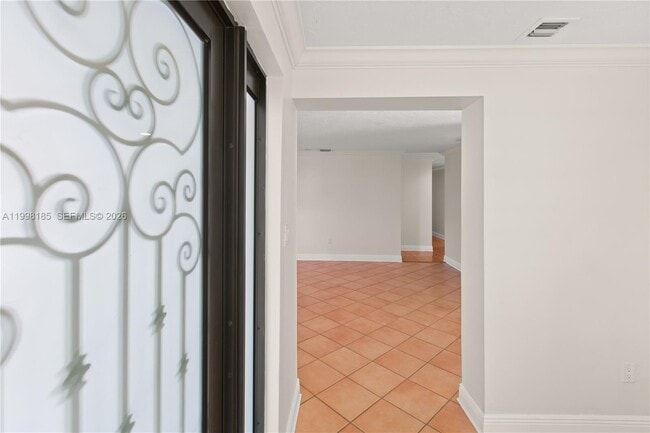 Foto del edificio - 1428 Medina Ave