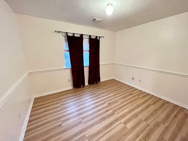 Foto del edificio - 13310 Misty Mill Dr