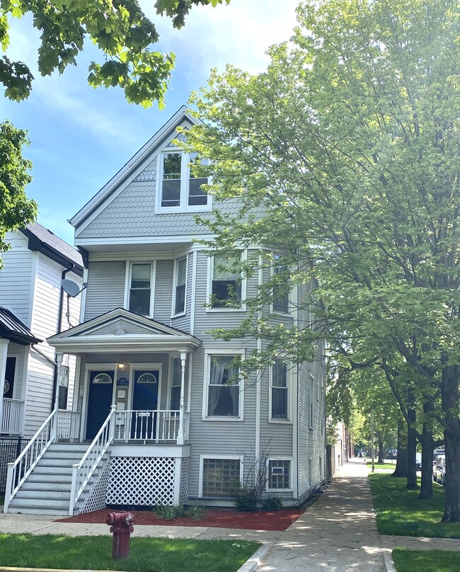 Building Photo - 2901 N Seeley Ave