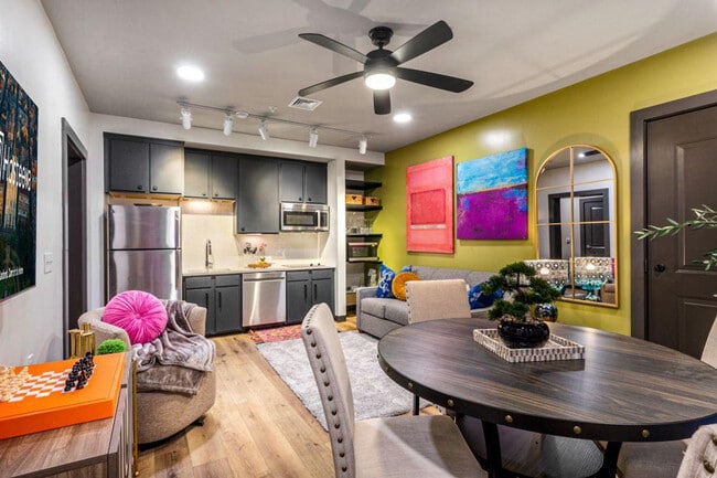 Foto del edificio - 611 Commerce St