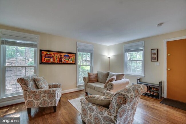 Foto del edificio - 4311 Puller Dr