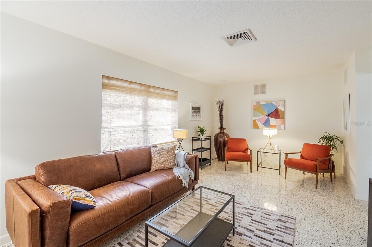 Foto principal - 723 Wilson Ave