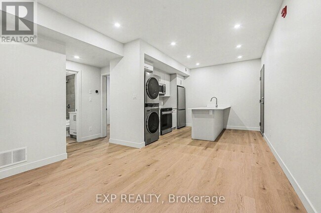 Building Photo - 79 Marquette Ave