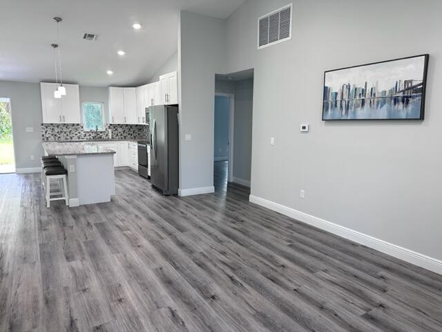 Building Photo - 1749 SE Vesthaven Ct