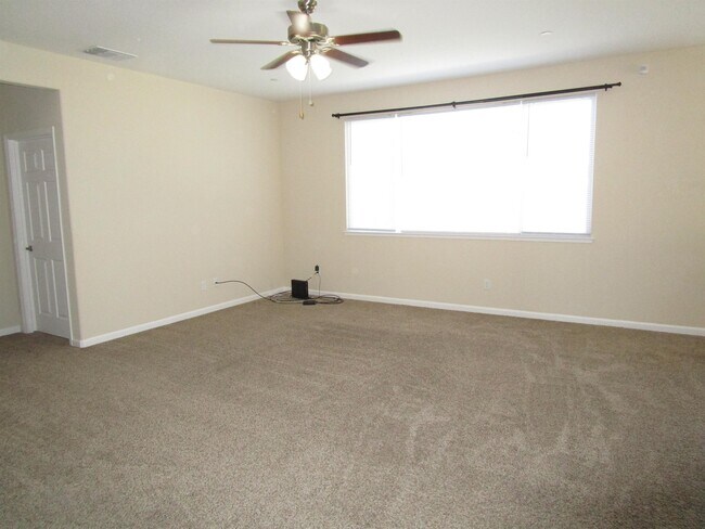 Building Photo - 1277 Greenbrier Dr