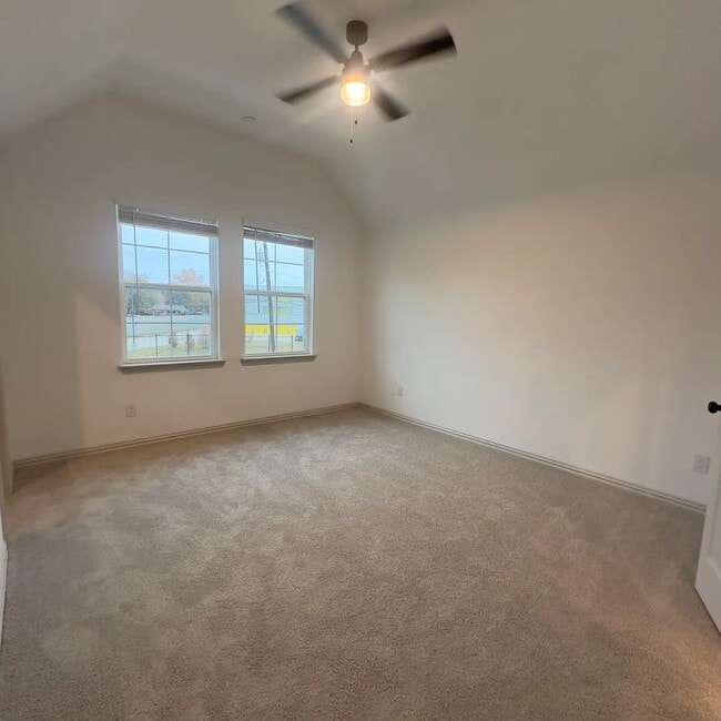 Building Photo - 5370 Springlake Pkwy