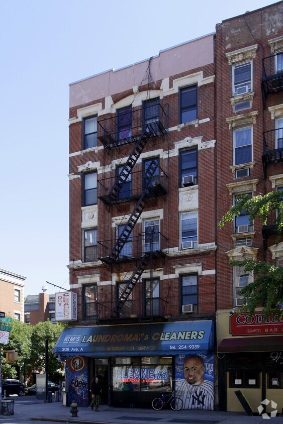 Building Photo - 208 Avenue A