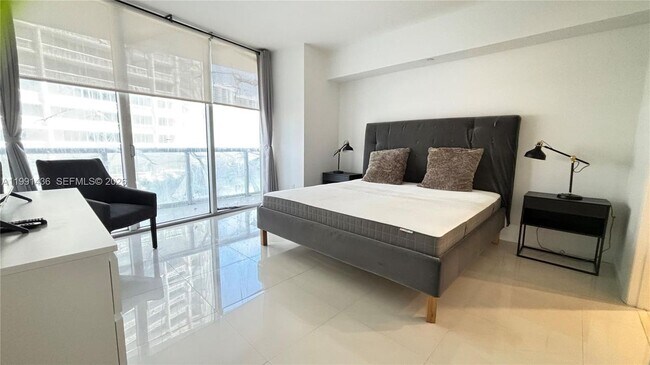 Foto del edificio - 495 Brickell Ave