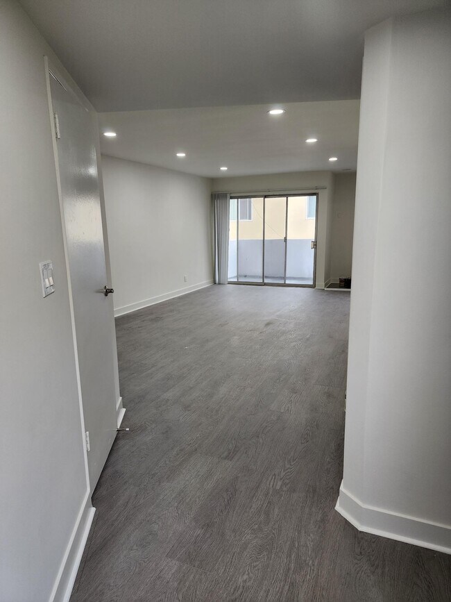 Foto del edificio - 546 N Kings Rd