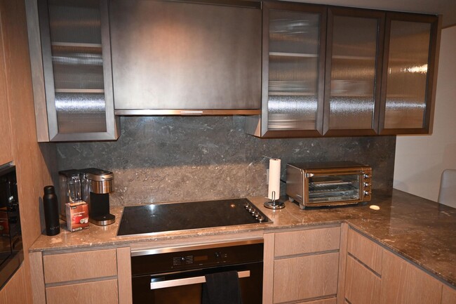 Foto del edificio - Koula - Furnished 2 bedroom, 2 bath Condo ...