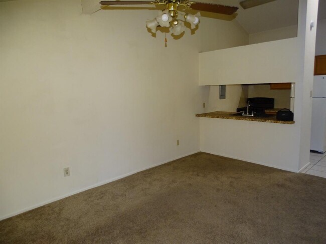 Foto del edificio - 206 N Troy Ave