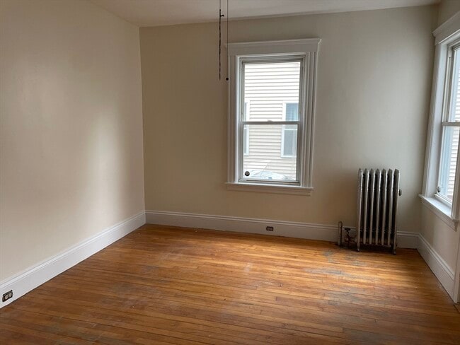 Building Photo - 137 Vernon St